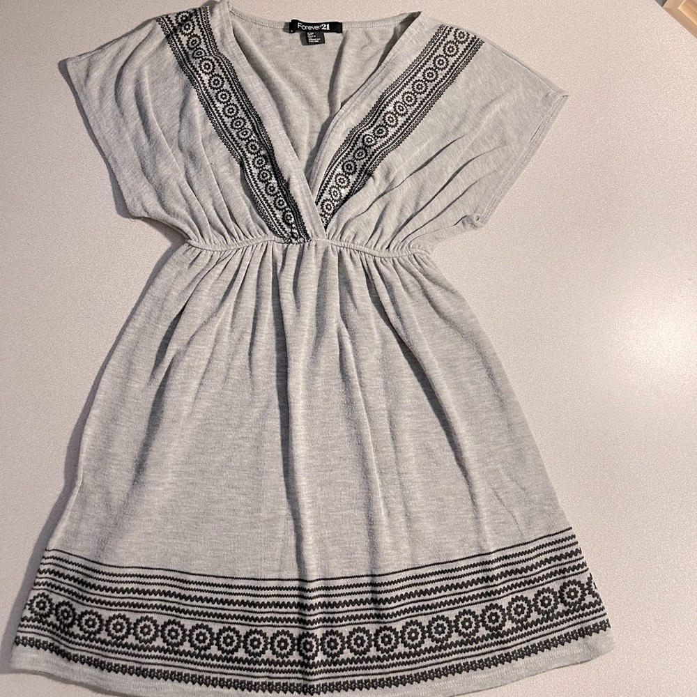 Forever 21 Short Sleeve Blouse